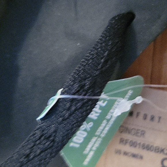 Black flip flops - right side only - amputee - Picture 3 of 4